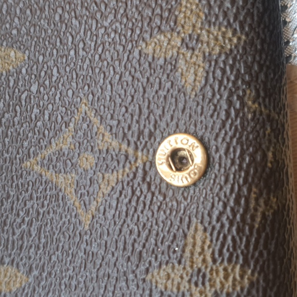 Auth🏵 Louis vuitton Monogram Porte Monnaie Billets Tresor Wallet -GUC - Picture 10 of 17